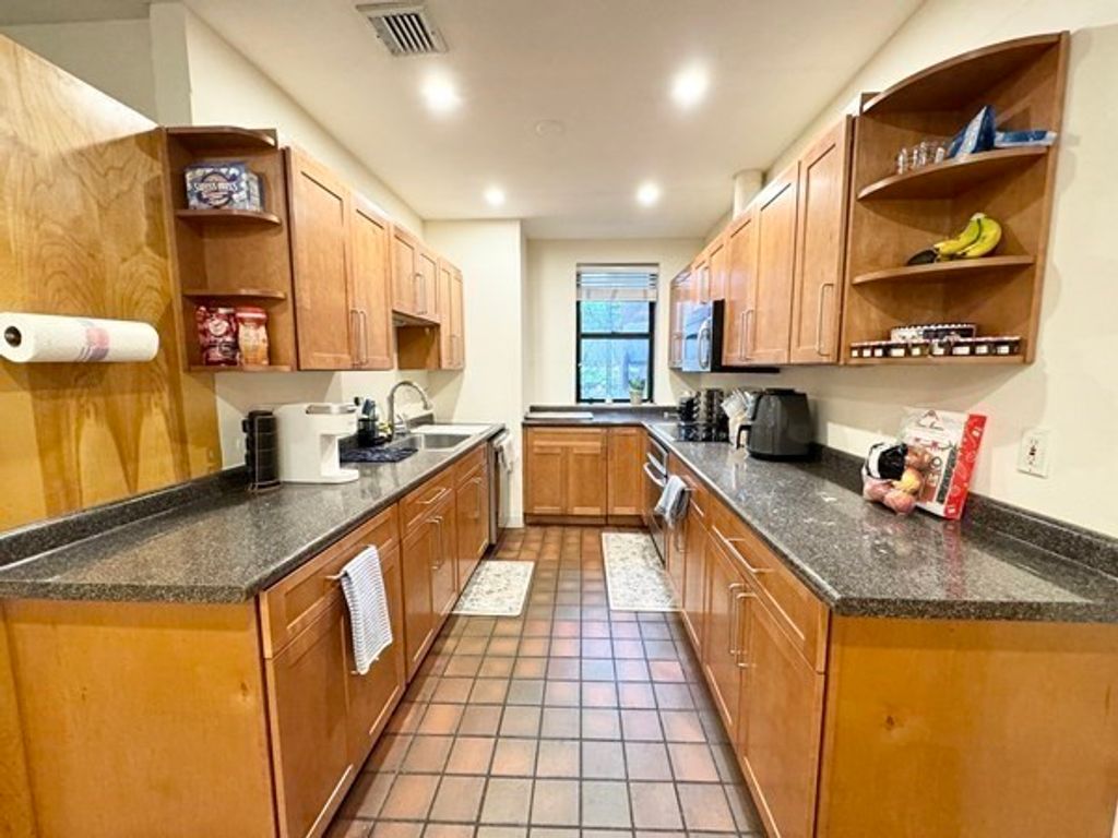 96 Gainsborough Street 103W, Boston, MA 02115