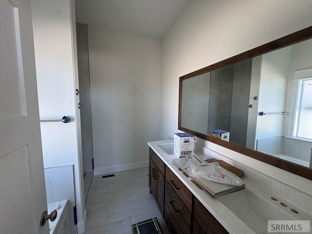 4925 Pierce Ave, Chubbuck, ID 83202