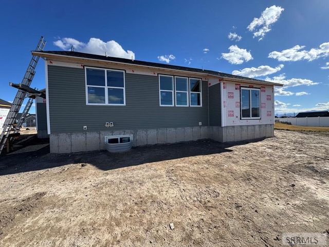 4925 Pierce Ave, Chubbuck, ID 83202