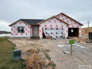 4925 Pierce Ave, Chubbuck, ID 83202