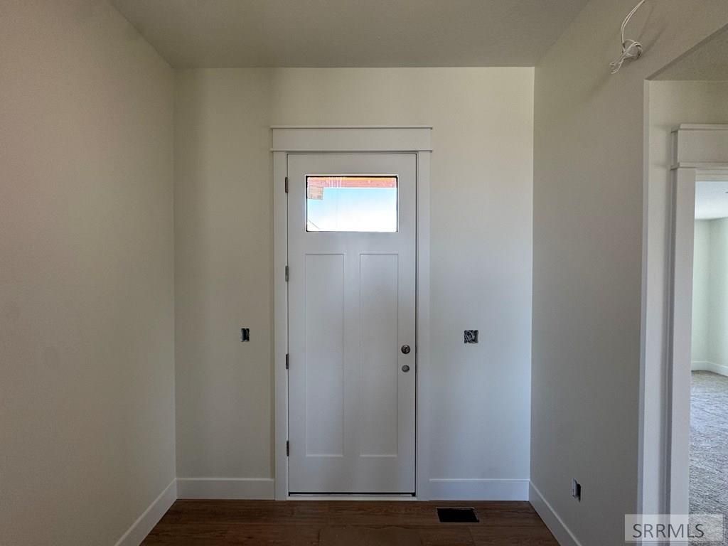 Image 4 of property listing at 4925 Pierce Ave, Chubbuck, ID 83202