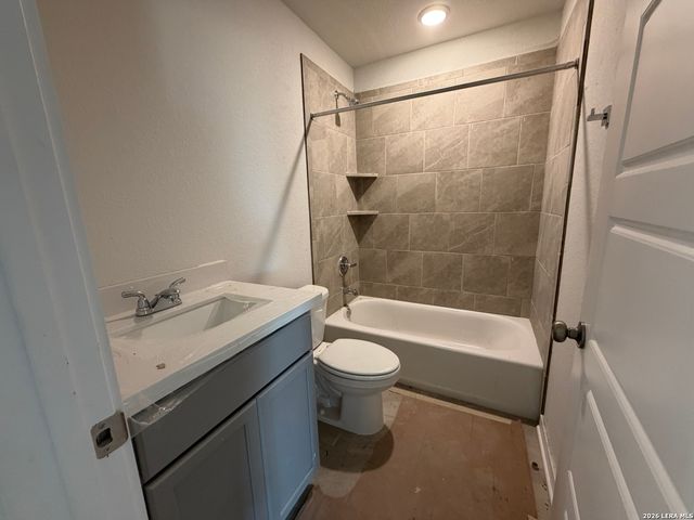 424 Honeydew Way, Seguin, TX 78155