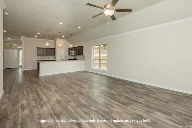 424 Honeydew Way, Seguin, TX 78155