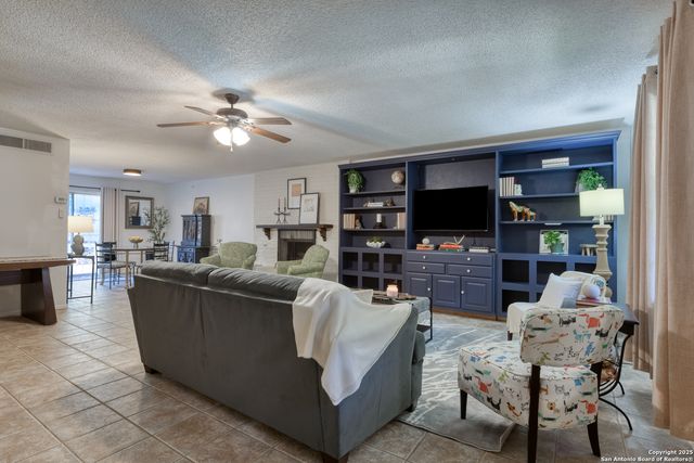 8715 Starcrest Dr Apt 58, San Antonio, TX 78217