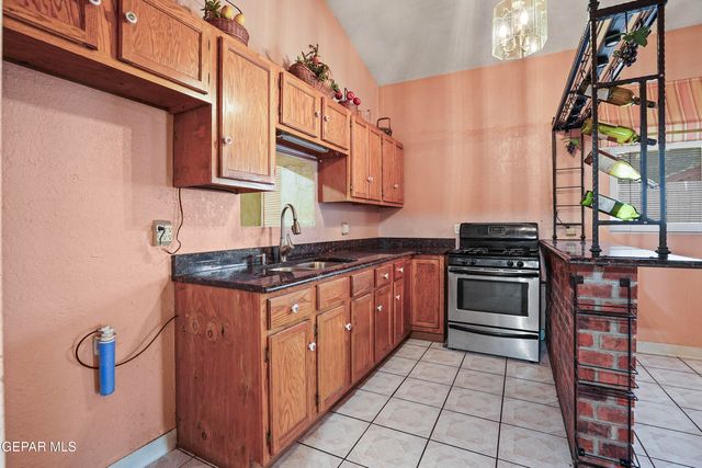 306 A Street SW, Fabens, TX 79838
