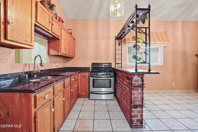 306 A Street SW, Fabens, TX 79838