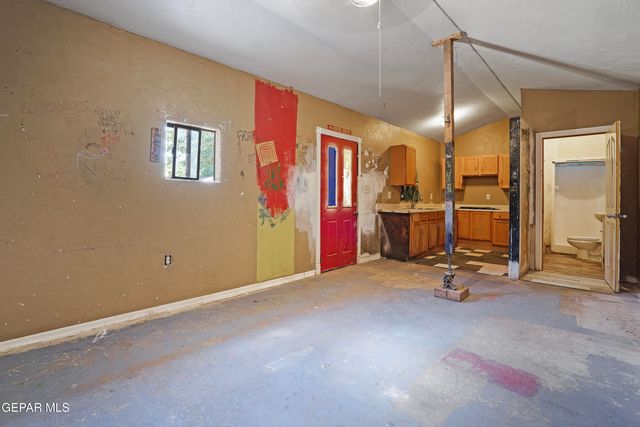 306 A Street SW, Fabens, TX 79838