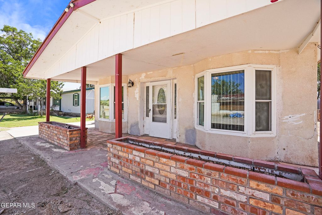 306 A Street SW, Fabens, TX 79838