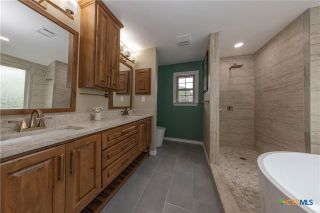 1645 Agarita Drive, Fischer, TX 78623