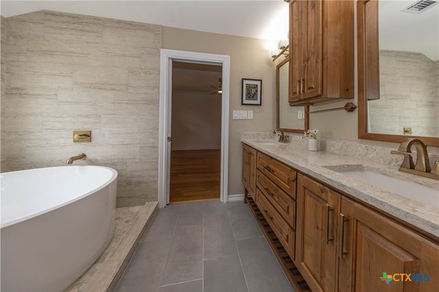 1645 Agarita Drive, Fischer, TX 78623