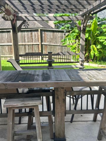 12947 Winners Circle, Montgomery, TX 77356