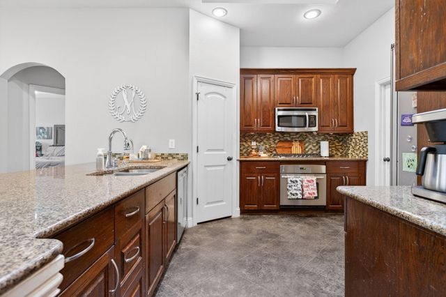 1227 Belle Meade Way, Burleson, TX 76028