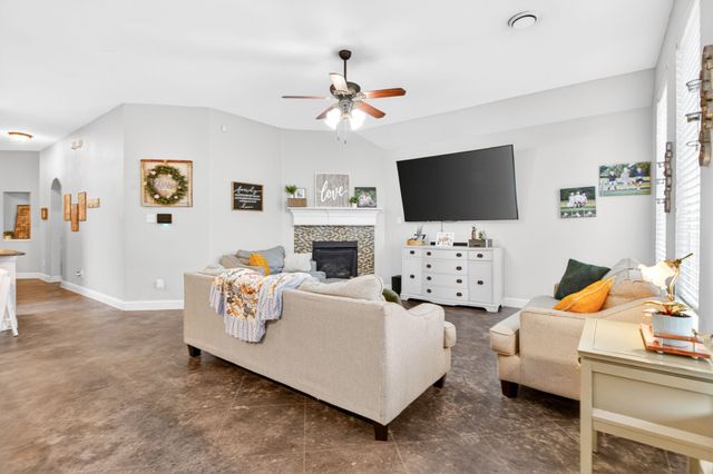 1227 Belle Meade Way, Burleson, TX 76028
