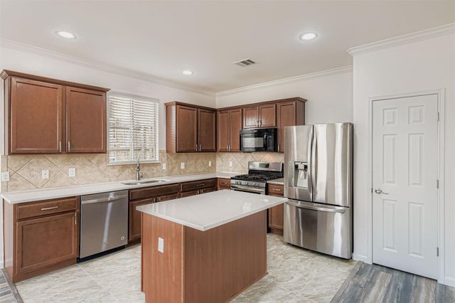 334 Nandina DR, Buda, TX 78610