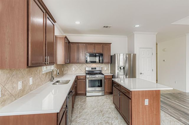 334 Nandina DR, Buda, TX 78610