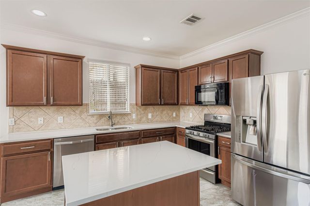 334 Nandina DR, Buda, TX 78610