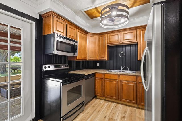 10443 Fm 512, Wolfe City, TX 75496