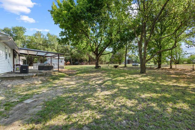 10443 Fm 512, Wolfe City, TX 75496