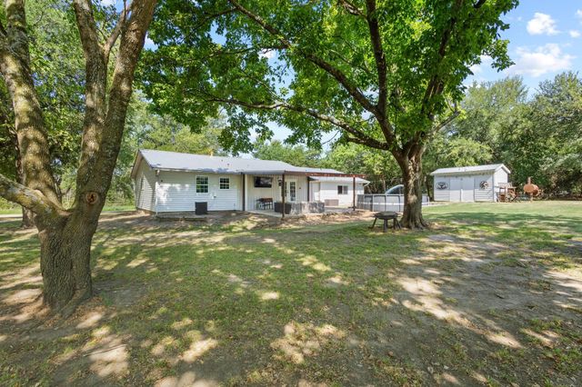 10443 Fm 512, Wolfe City, TX 75496