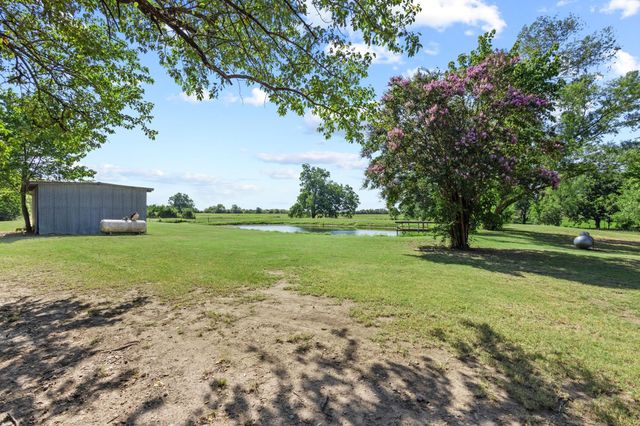 10443 Fm 512, Wolfe City, TX 75496