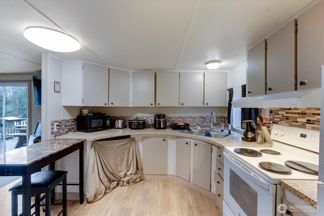 215 North Avenue, Kelso, WA 98626