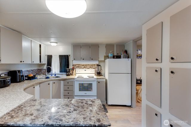 215 North Avenue, Kelso, WA 98626