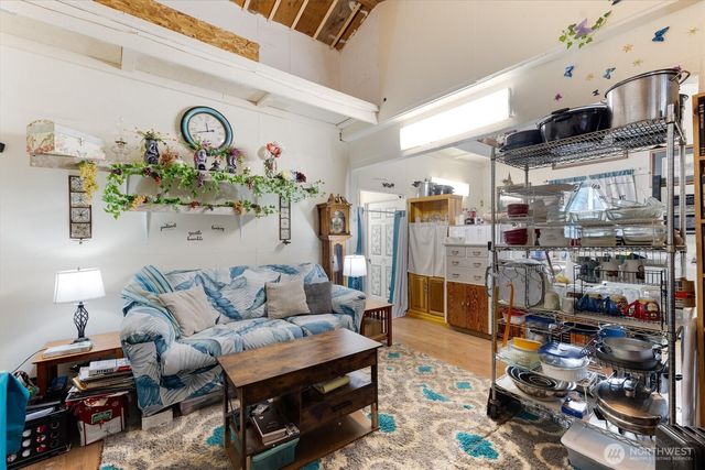 215 North Avenue, Kelso, WA 98626