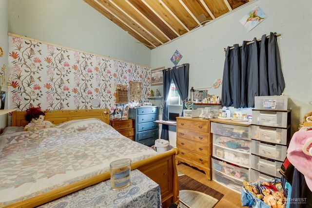 215 North Avenue, Kelso, WA 98626