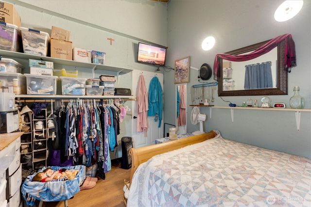 215 North Avenue, Kelso, WA 98626