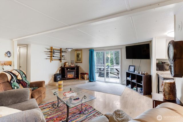 215 North Avenue, Kelso, WA 98626