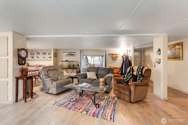 215 North Avenue, Kelso, WA 98626