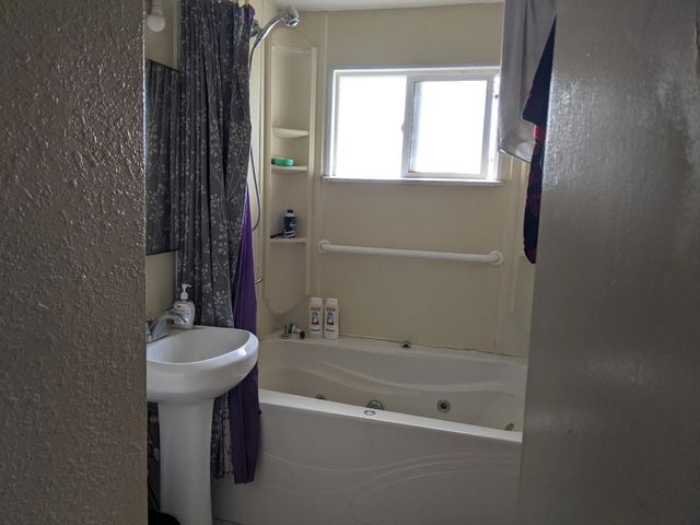 6505 Pearson Ln, North Highlands, CA 95660