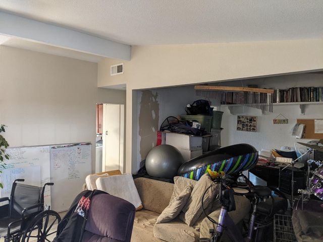 6505 Pearson Ln, North Highlands, CA 95660
