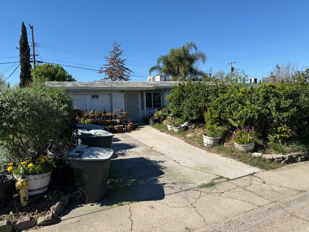 6505 Pearson Ln, North Highlands, CA 95660