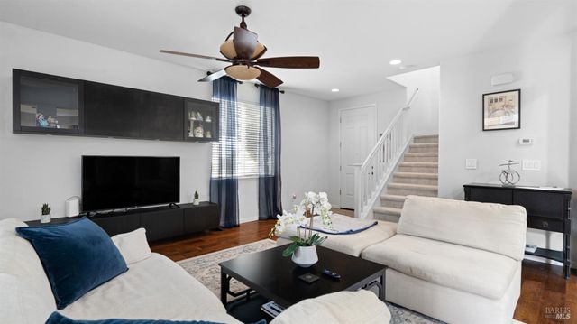 1157 N Station Dr, Vacaville, CA 95688