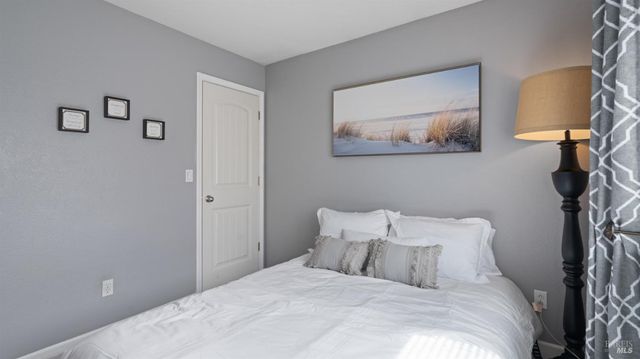 1157 N Station Dr, Vacaville, CA 95688