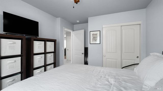 1157 N Station Dr, Vacaville, CA 95688