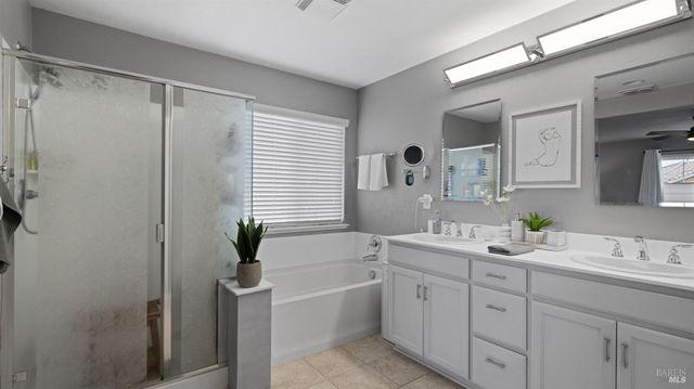 1157 N Station Dr, Vacaville, CA 95688