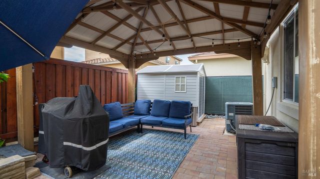 1157 N Station Dr, Vacaville, CA 95688