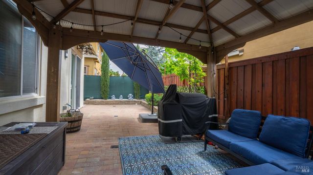 1157 N Station Dr, Vacaville, CA 95688