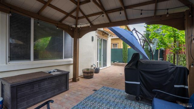 1157 N Station Dr, Vacaville, CA 95688