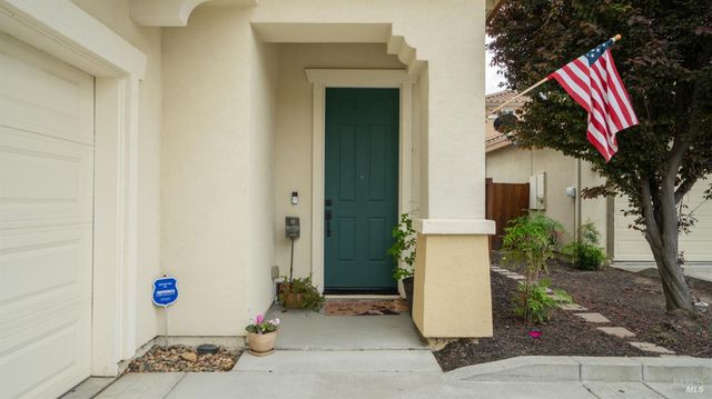 1157 N Station Dr, Vacaville, CA 95688