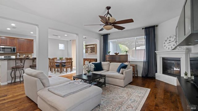 1157 N Station Dr, Vacaville, CA 95688