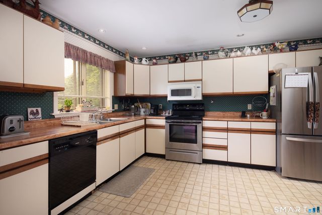 4 Mountain View Lane, North Canaan, CT 06018