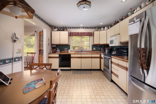 4 Mountain View Lane, North Canaan, CT 06018