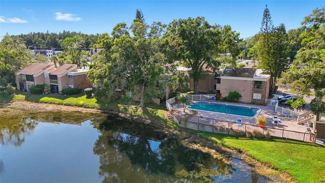 10433 CARROLLBROOK COURT 105, Tampa, FL 33618