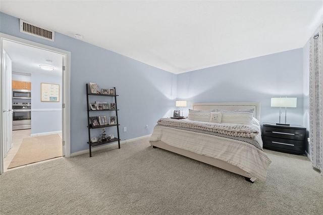10433 CARROLLBROOK COURT 105, Tampa, FL 33618