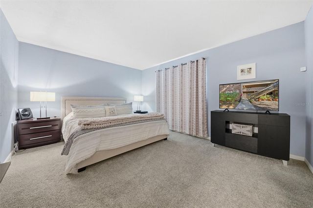 10433 CARROLLBROOK COURT 105, Tampa, FL 33618