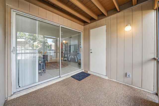 10433 CARROLLBROOK COURT 105, Tampa, FL 33618