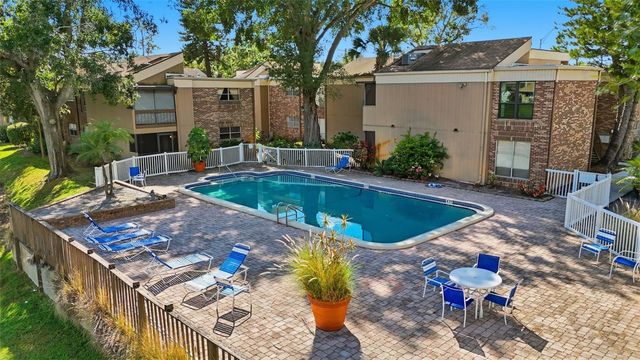 10433 CARROLLBROOK COURT 105, Tampa, FL 33618